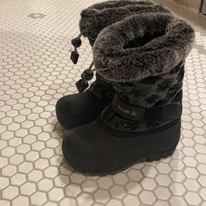 Kamik toddler snow boots. New.-Worn once.